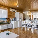 Semesterbostad Aurinkoalppi 12a Paritalon Ylaekerta By Interhome *